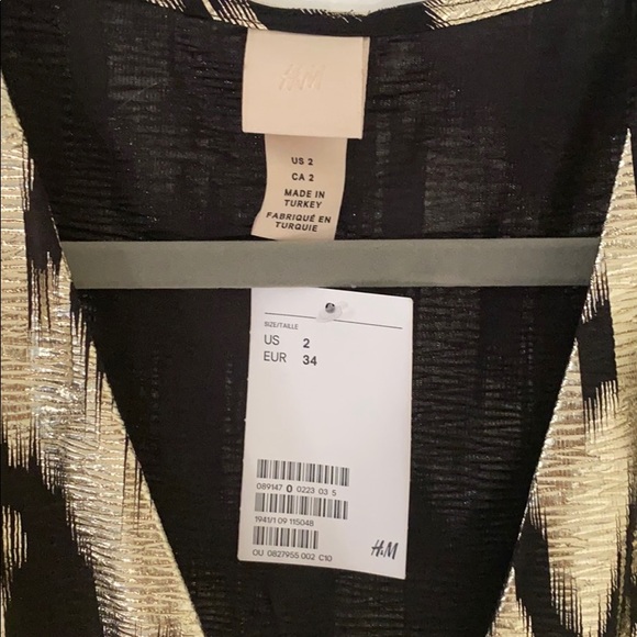 H&M Tiered Wrap-Front Dress - Picture 4 of 5